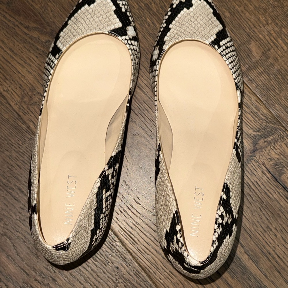 Nine West Snakeskin Pattern pointed heel